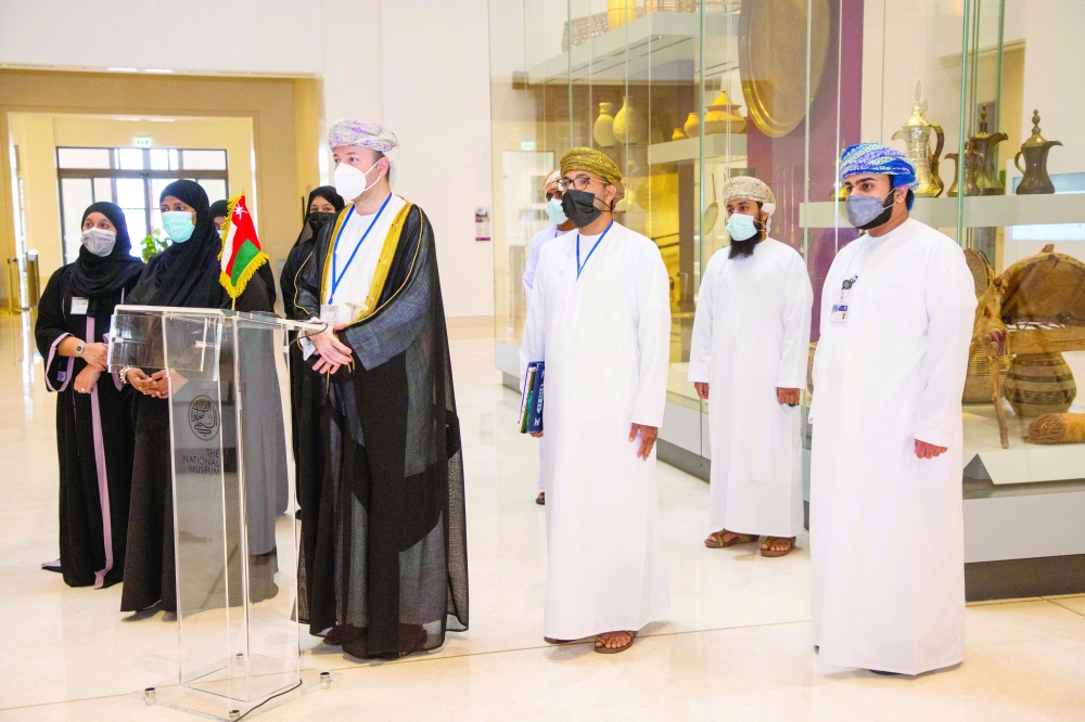 جانب من الحضور المتابع من مسقط لتدشين القاعة