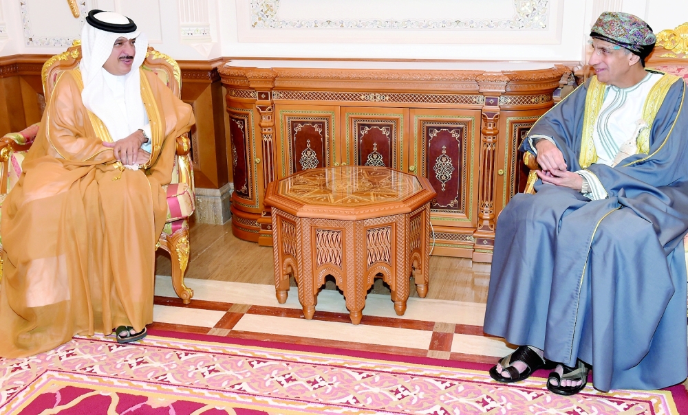 السيد فهد يستقبل سفير السعودية المعين لدى السلطنة  تصوير- محمد الراشدي 