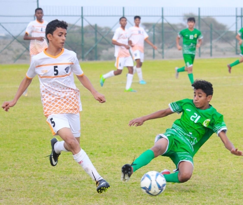 الفرق الأهلية الرافد للأندية والمنتخبات باللاعبين المجيدين 