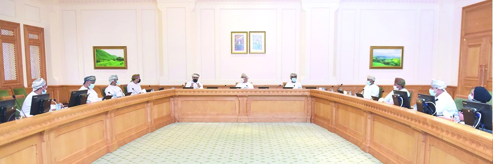 خلال اجتماع لجنة الخدمات والتنمية الاجتماعية بمجلس الشورى
