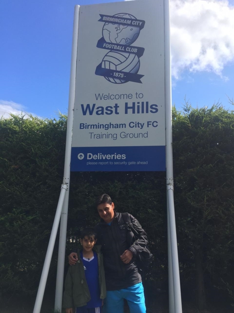 أمام أكاديمية نادي برمنجهام الانجليزي عام 2015