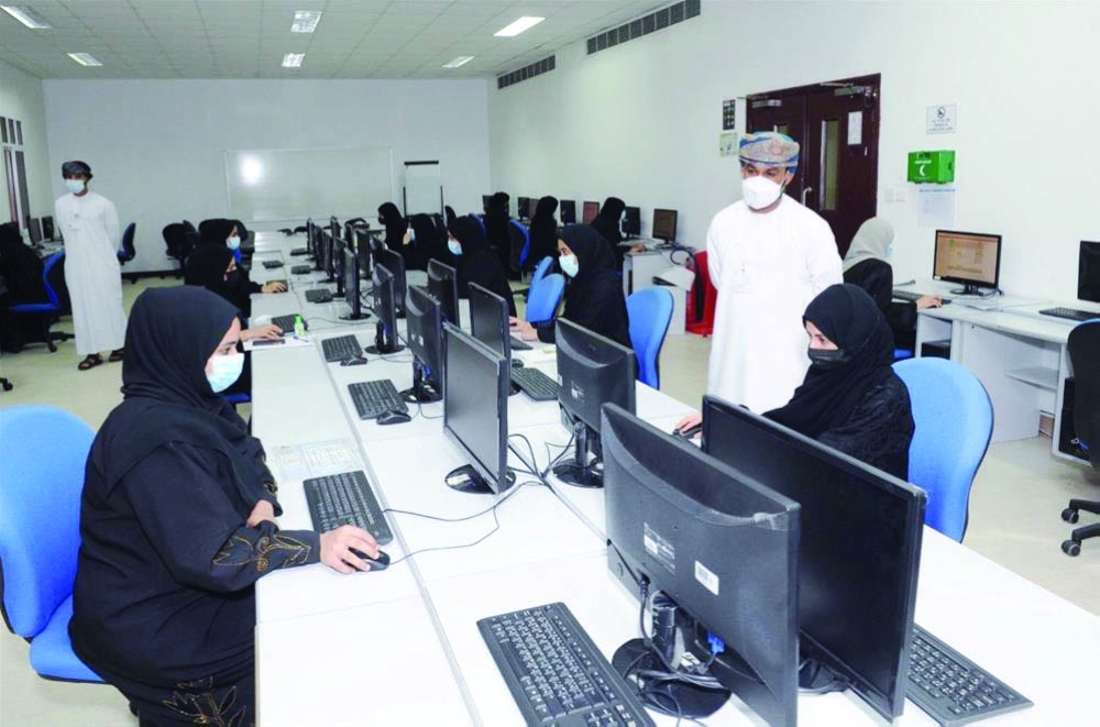 من الاختبارات التحريرية للباحثين عن العمل