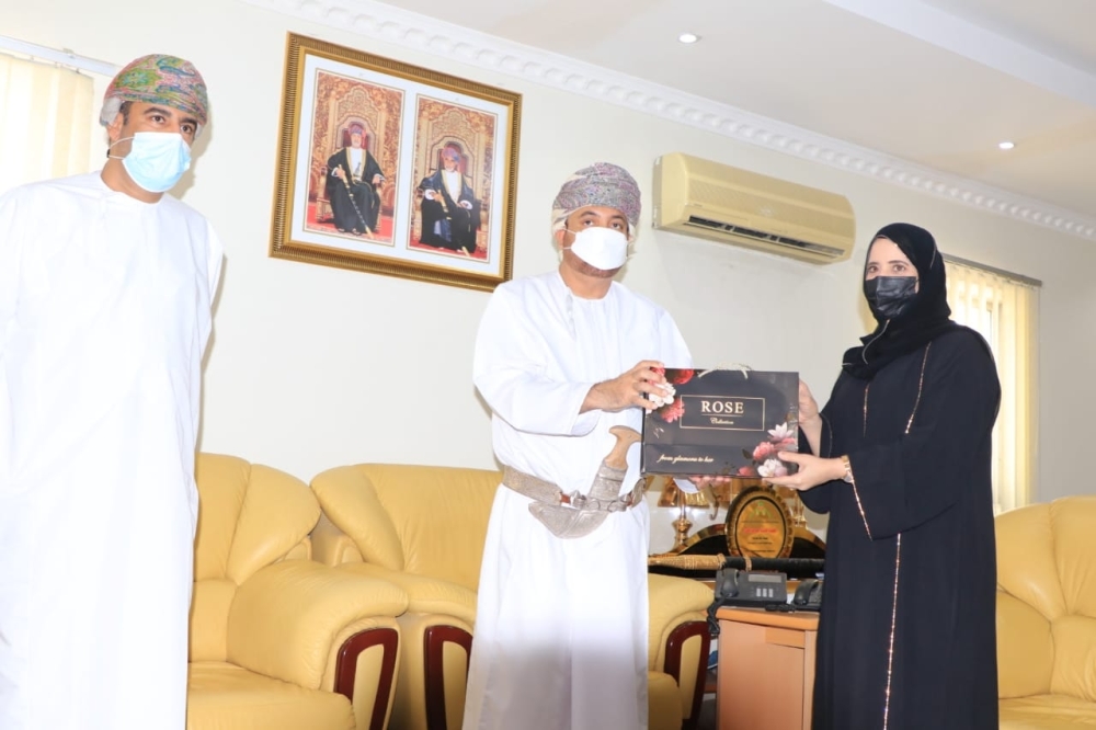 والي صحم يكرم الفائزين بالمبادرات التربوية