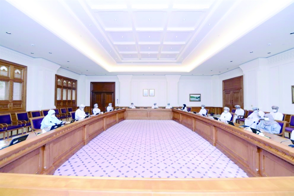 من الاجتماع