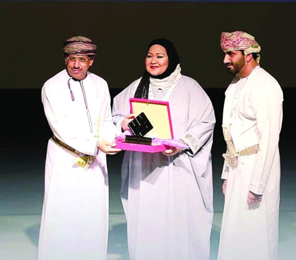 من تكريمها في مهرجان الدن المسرحي