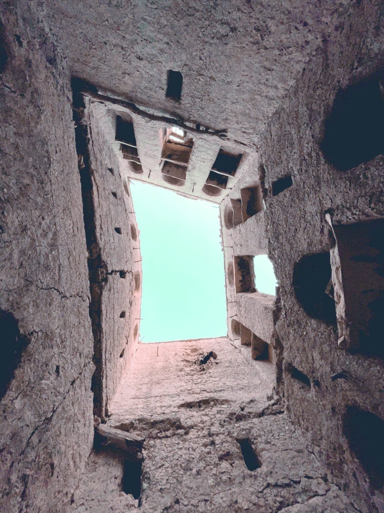 من البيوت العمانية القديمة بولاية إزكي                  