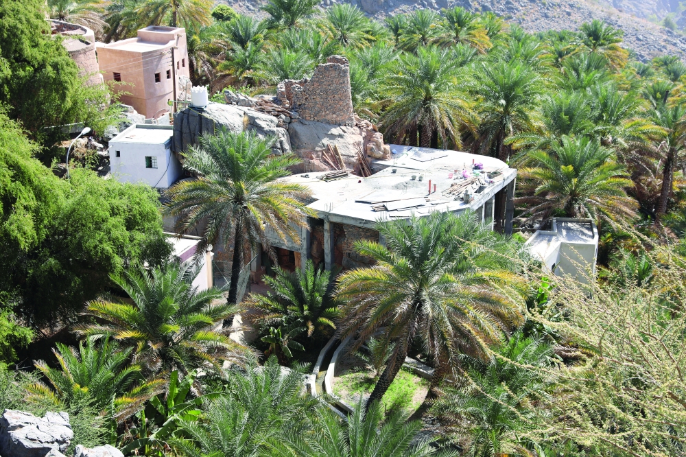 من تأهيل أحد البيوت القديمة لتكون نزلا سياحية بمسفاة العبريين