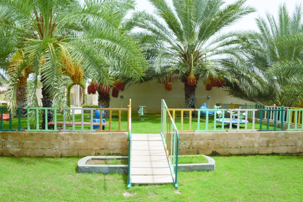 من تصاميم وأعمال اليحيائي 