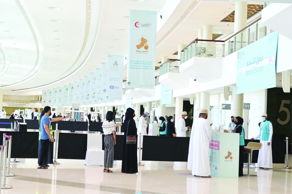 سلاسة ويسر شهدتها جميع مراكز التطعيم 