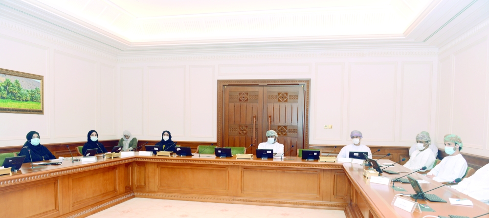 المشاركون أثناء البرنامج التدريبي