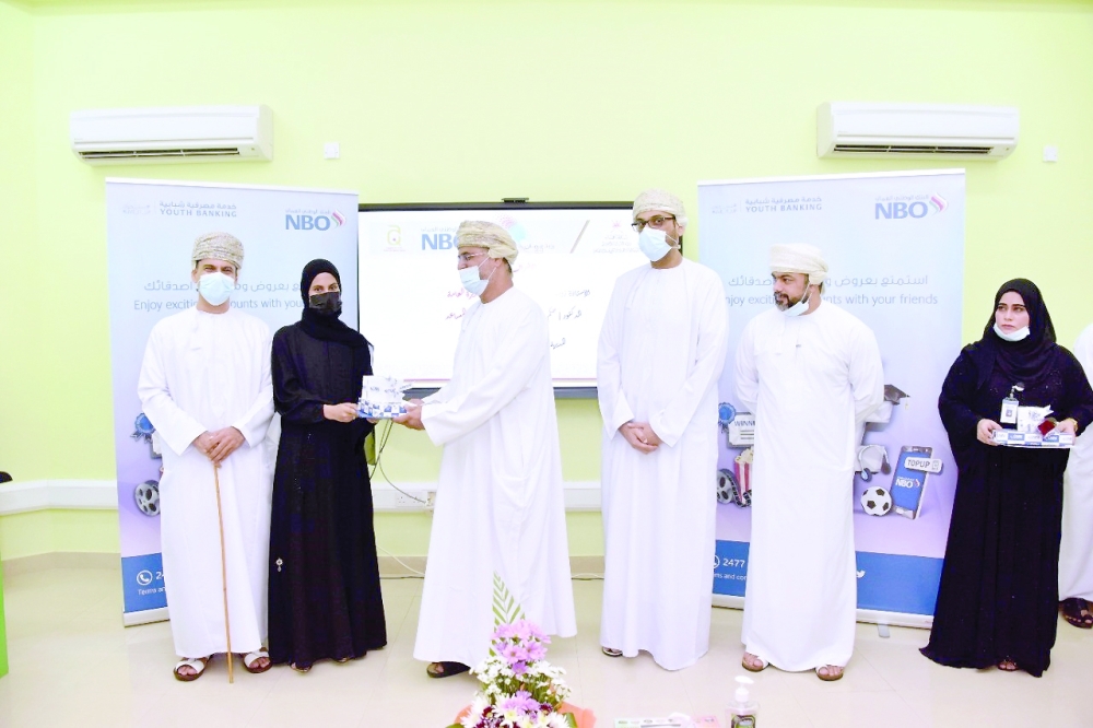 جانب من تكريم المجيدين بالظاهرة