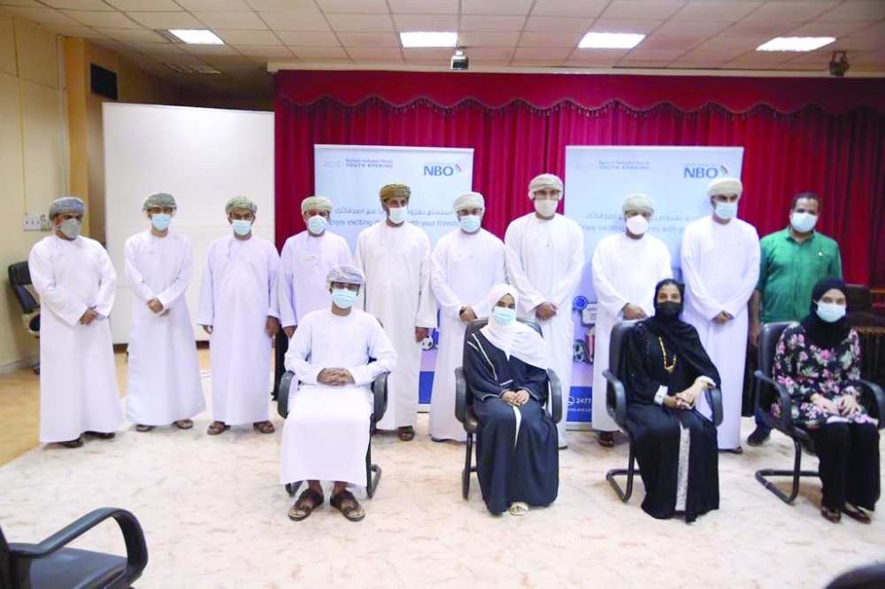 من تكريم الطلبة والطالبات بشمال الباطنة