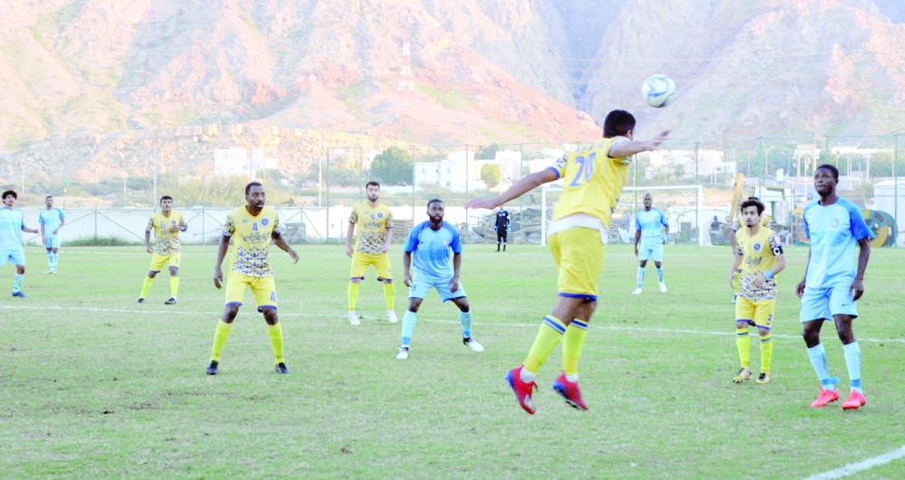 من لقاءات صلالة في دوري الدرجة الأولى