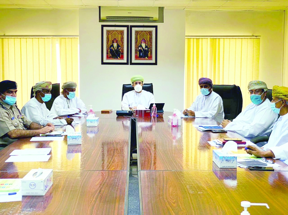 خلال اجتماع اللجنة الصحية بولاية صلالة