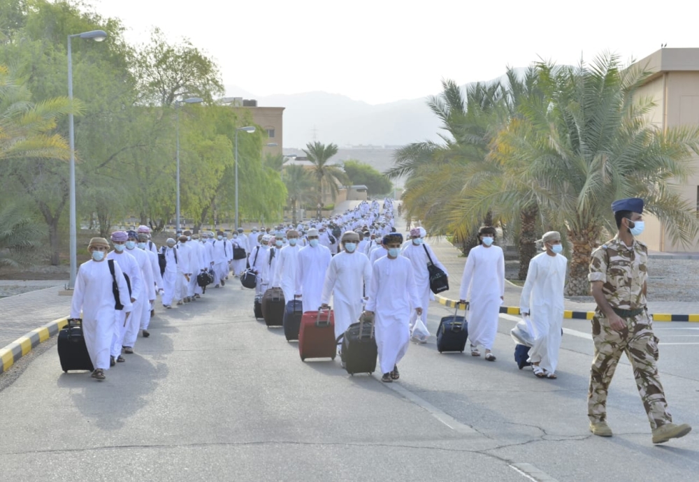  المواطنون على أهبة الاستعداد لبدء مشوارهم العملي وشرف الانتساب للخدمة العسكرية