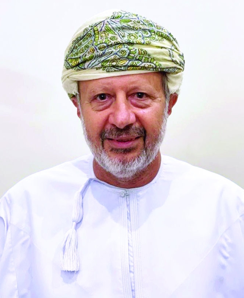 سلطان المحروقي