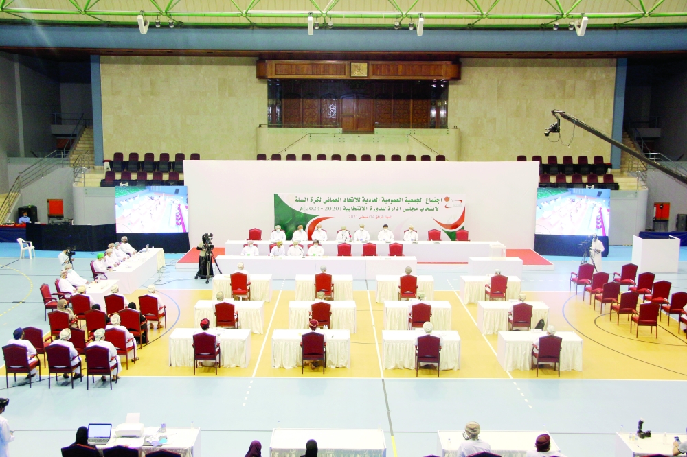 جانب من انتخابات الاتحادات الرياضية