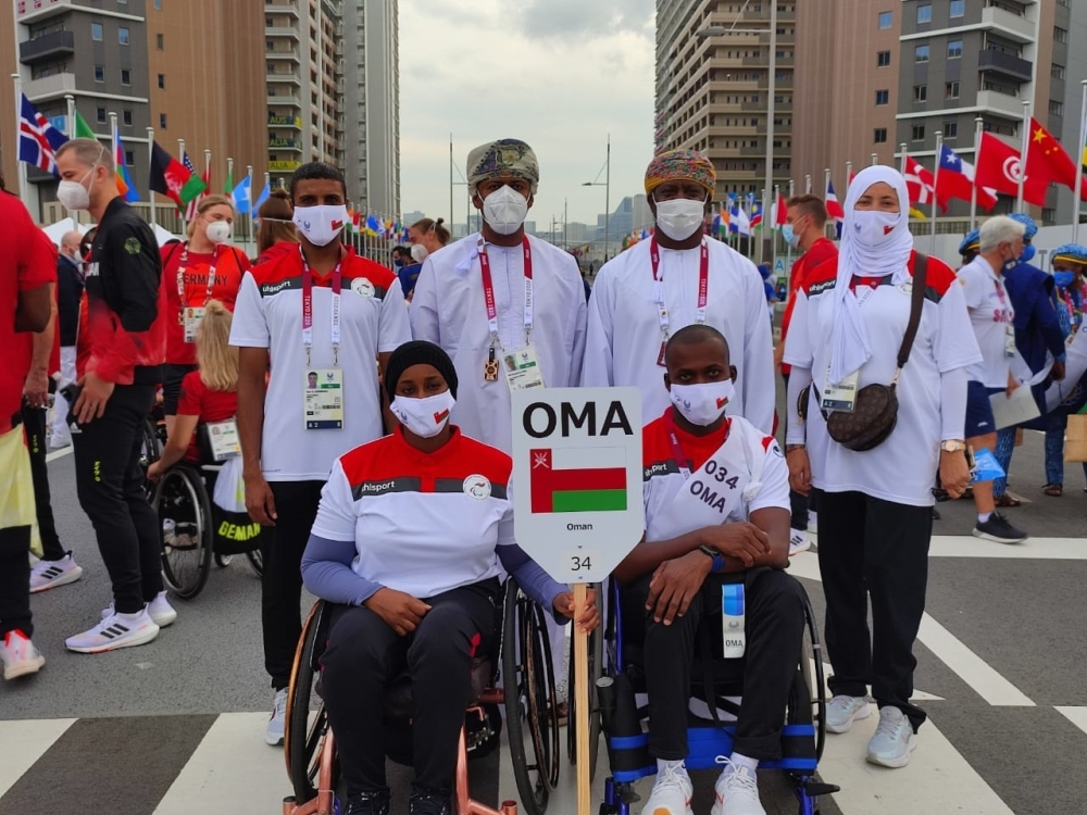 بعضة السلطنة المشاركة في الافتتاح