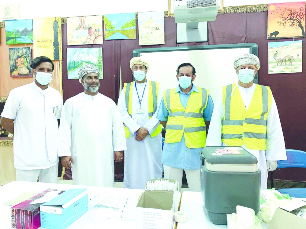 فريق العمل الصحي بمدرسة الإمام عبدالملك