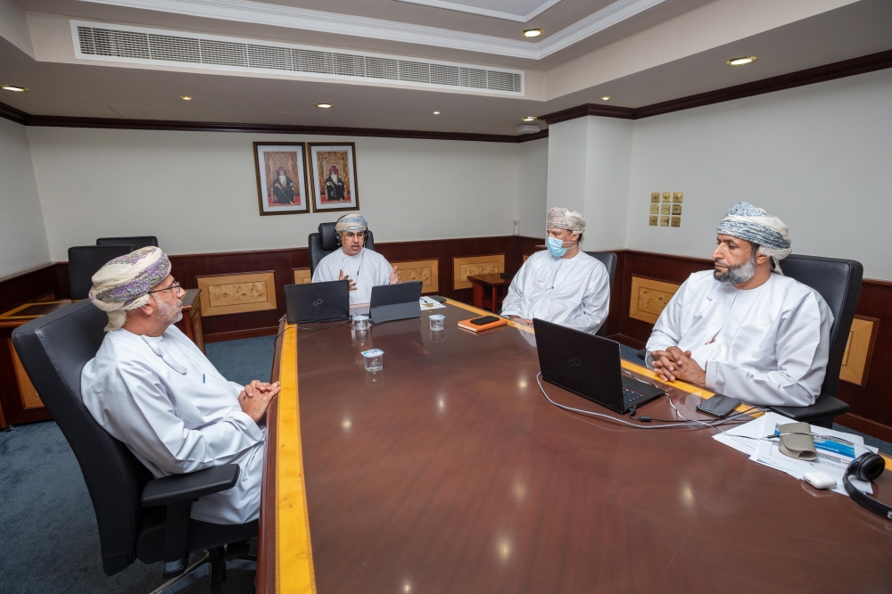 خلال الجلسة النقاشية