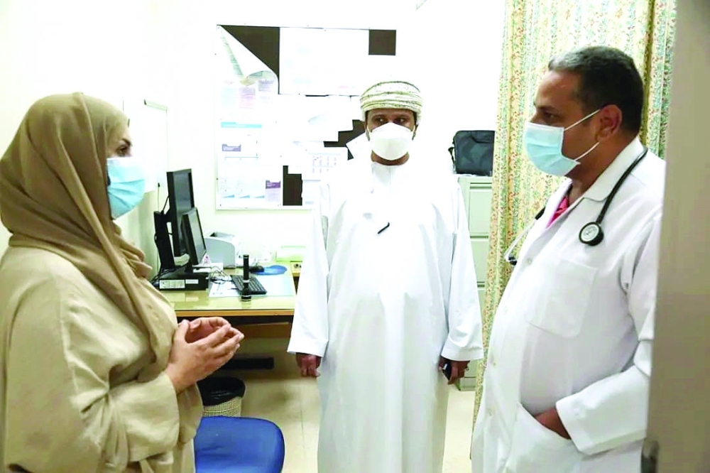 من زيارة سعادتها للمؤسسات الصحية