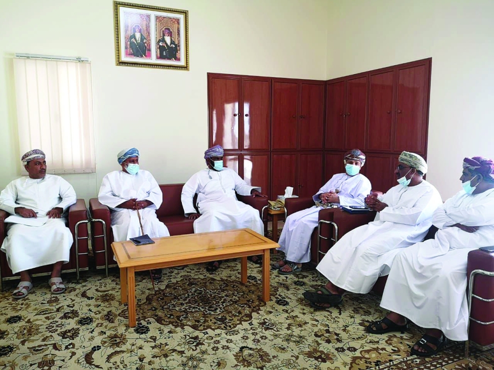 جانب من حضور الاجتماع بمكتب نائب الوالي بطيوي