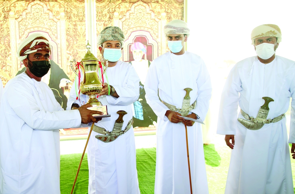 الفائز بالكأس الذهبي لأبناء ولاية صحم