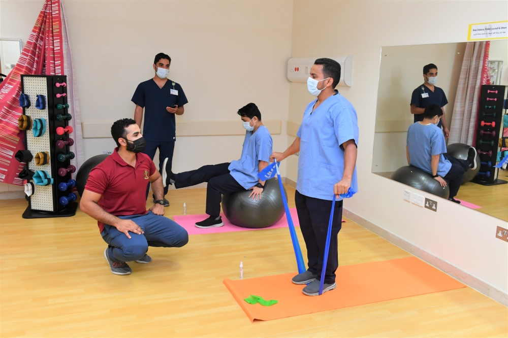 مشاركة عدد من العاملين الصحيين في برامج  تعزيز الصحة البدنية