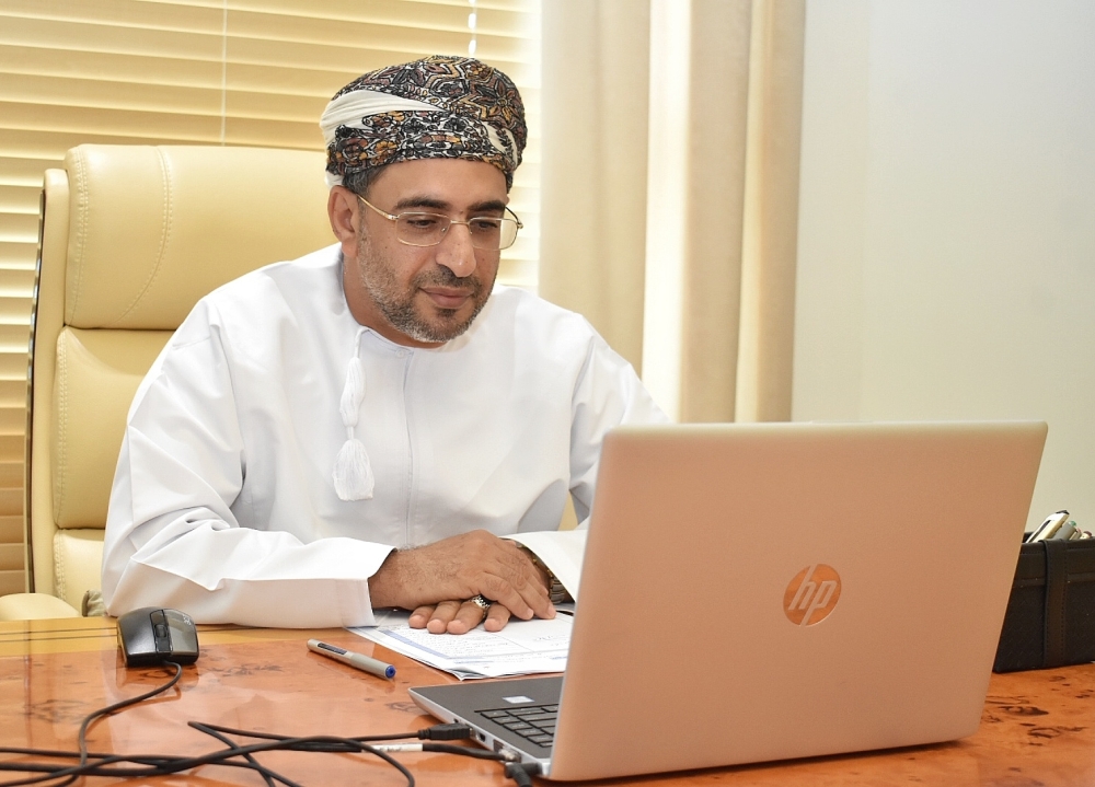 وكيل التعليم في الحفل الافتراضي