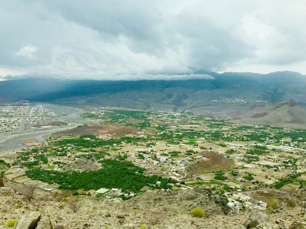 جبل شمس من أكثر الوجهات السياحية التي يرغب السياح بزيارتها على مدار العام