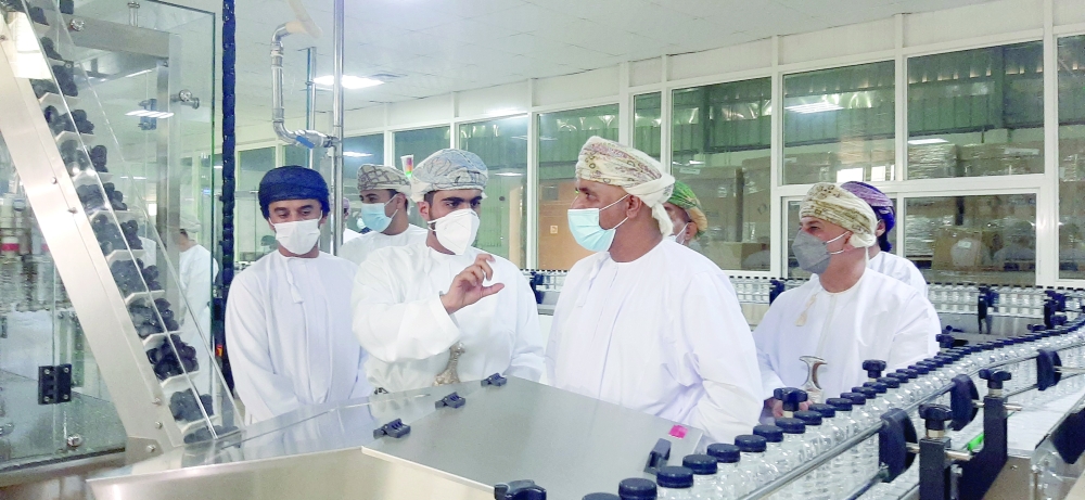 تفقد أحد المشاريع الممولة في المنطقة الصناعية بريسوت