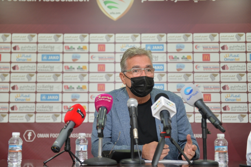 برانكو في حديثه لوسائل الإعلام بالمؤتمر الصحفي