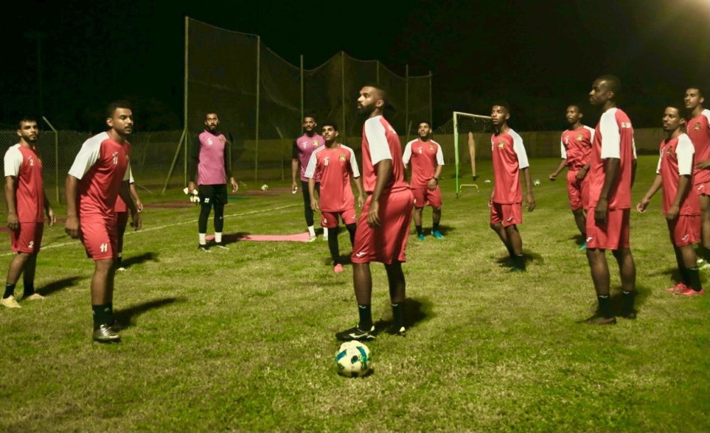 من تدريبات الفريق الكروي بالسويق