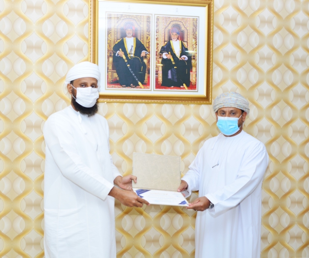 خلال تكريم المشاركين