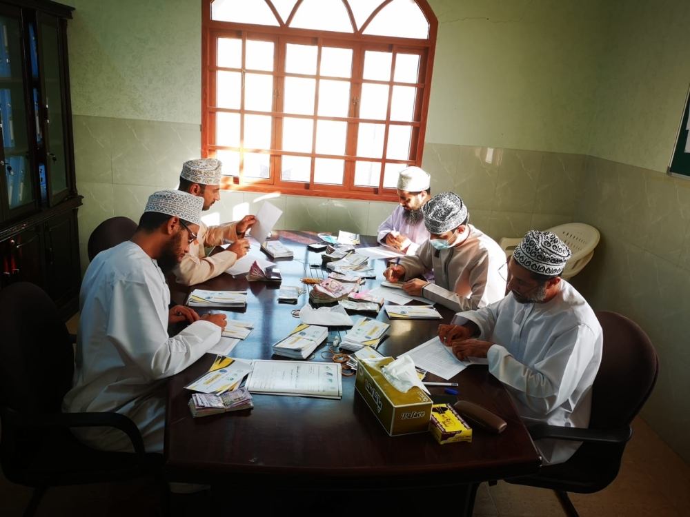 من اجتماع لجنة الزكاة والصدقات بولاية نخل