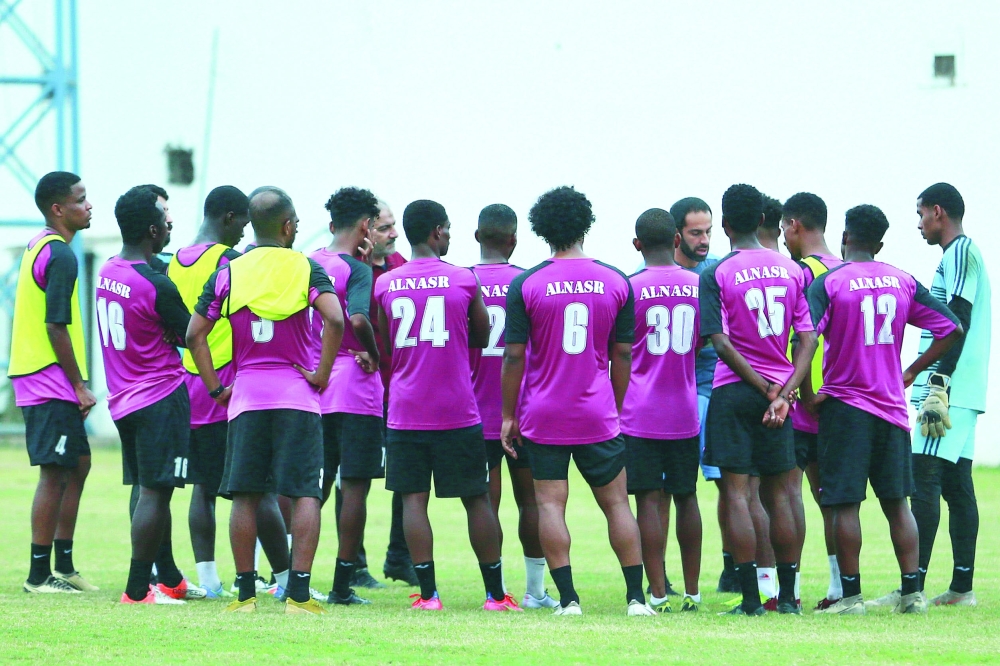 من تدريبات الفريق الكروي بنادي النصر