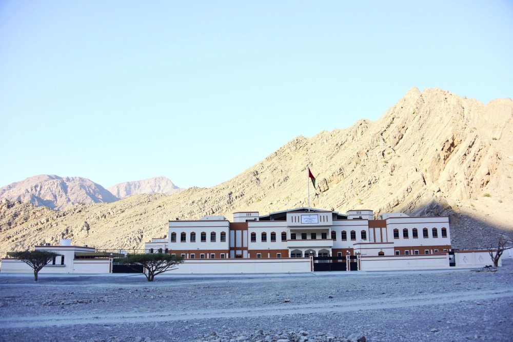 من المدارس الحديثة بتعليمية مسندم