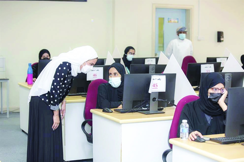 لأول مرة يصل إجمالي عدد المتقدمين للاختبار ٦١٢ طبيبًا من مختلف محافظات السلطنة