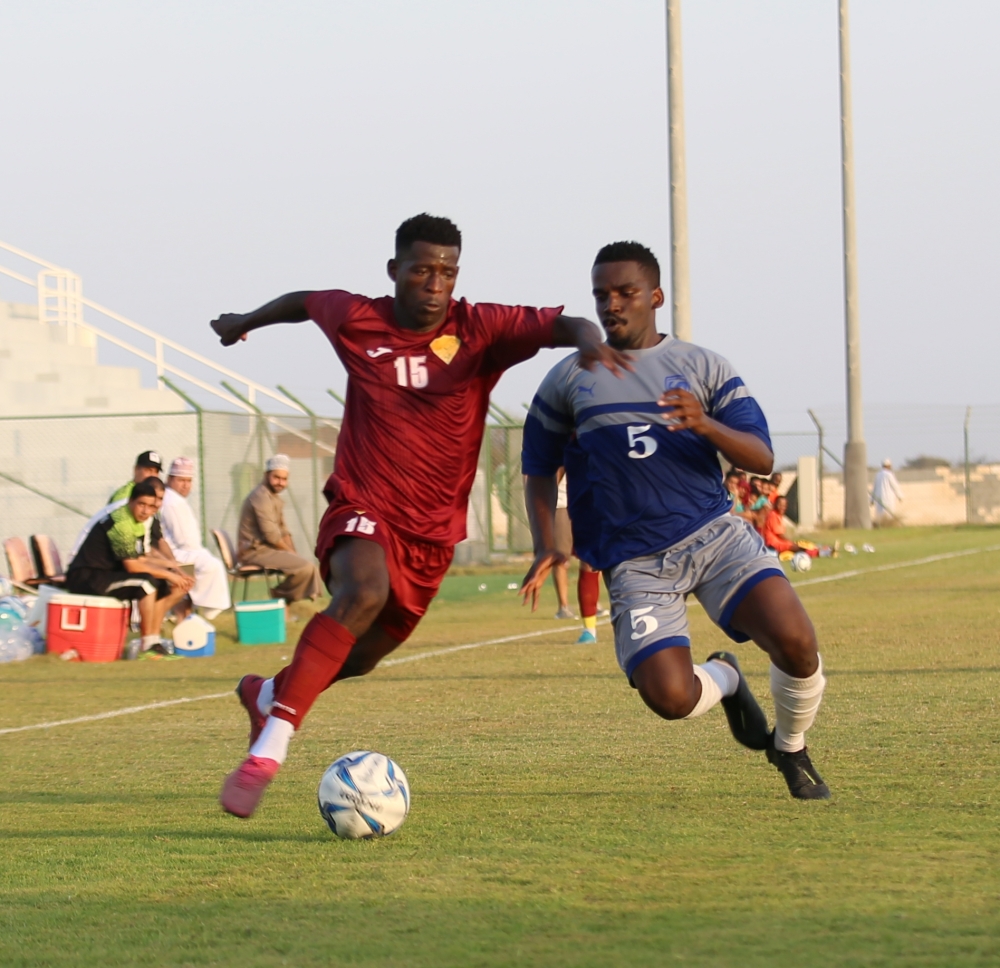 من اللقاءات الودية للأندية استعدادا لدوري عمانتل