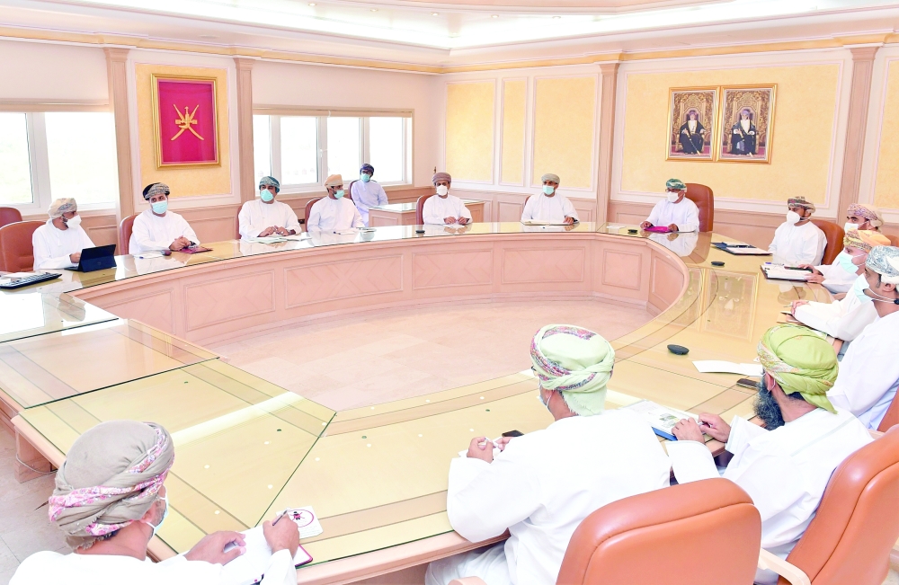 المشاركون في الاجتماع 