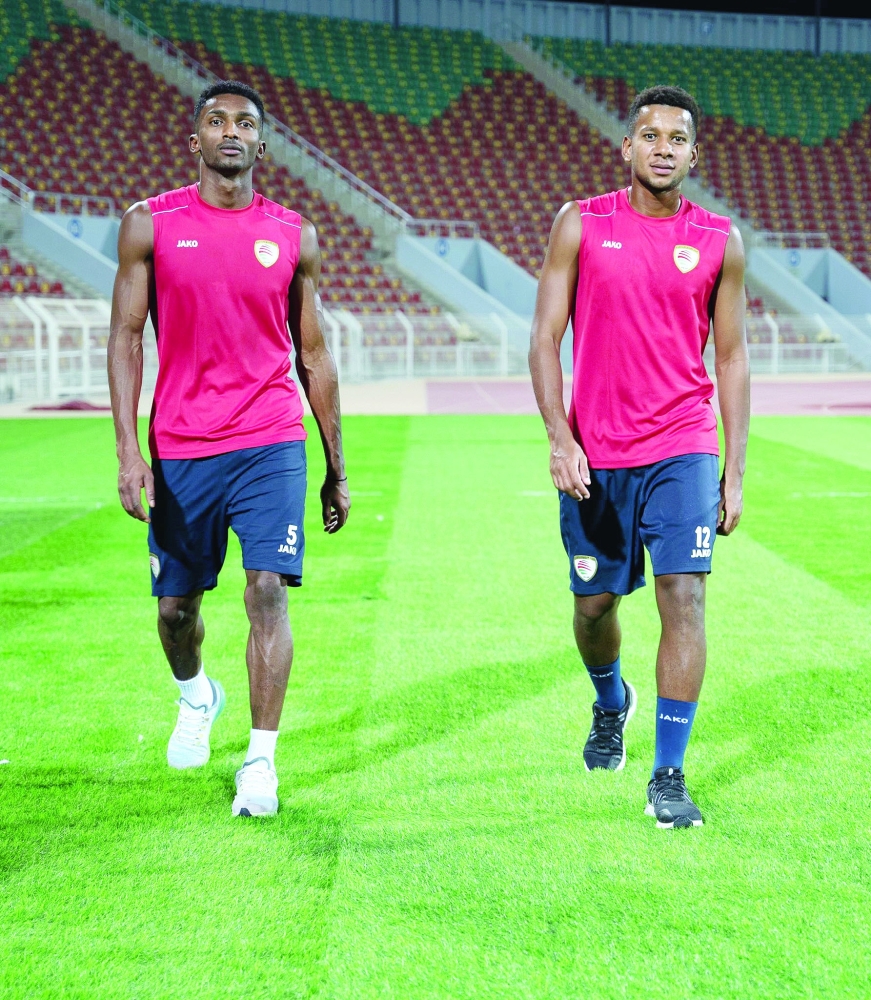 تدريبات فردية لعبدالله فواز وأمجد الحارثي