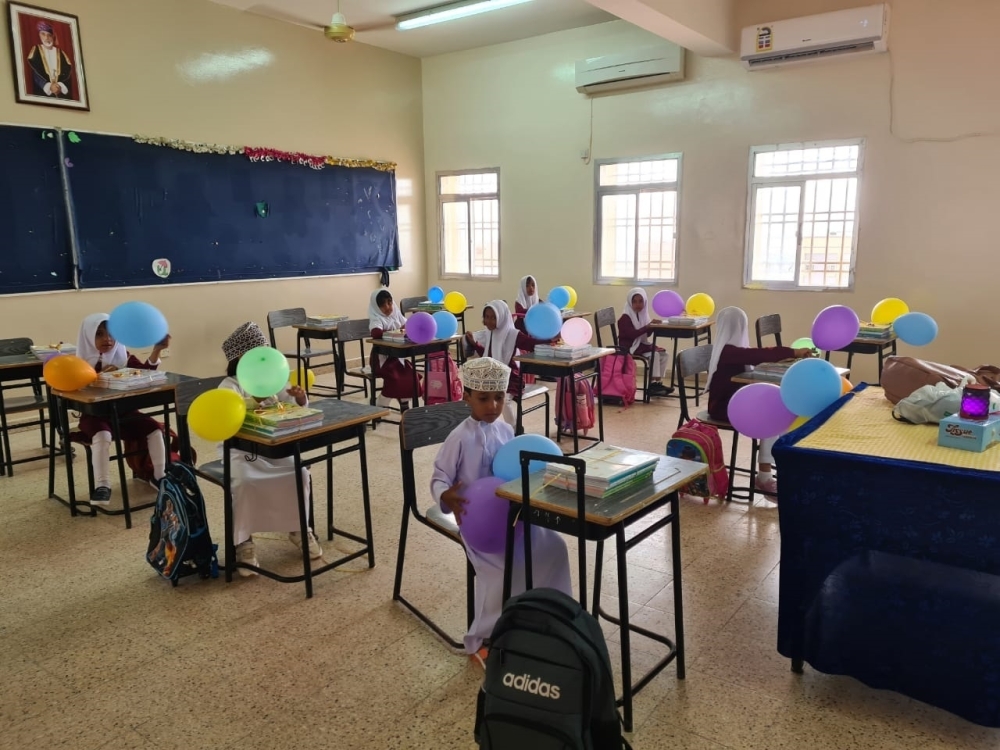 استقبال حافل للطلبة في مدارس الوسطى 