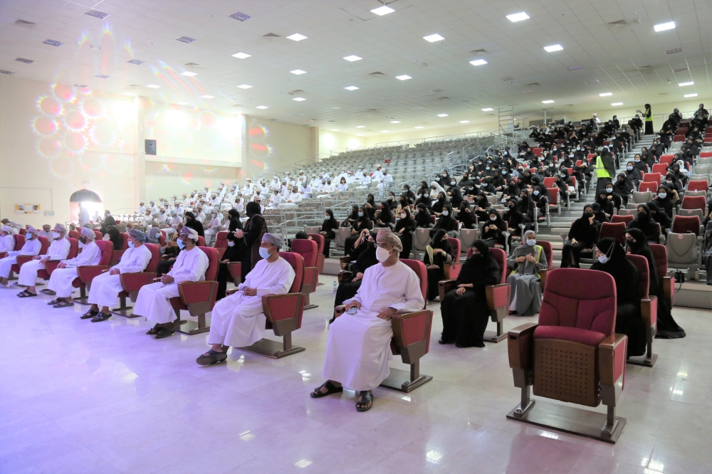 المشاركون في البرنامج التعريفي