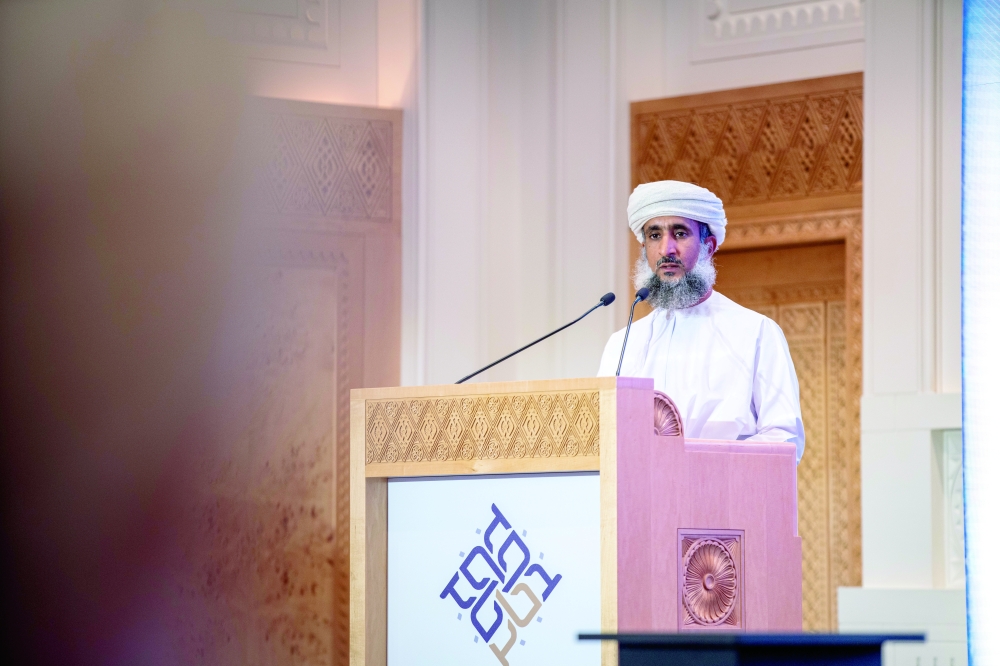 الشيخ خليل بن أحمد الخليلي رئيس مجلس الإدارة