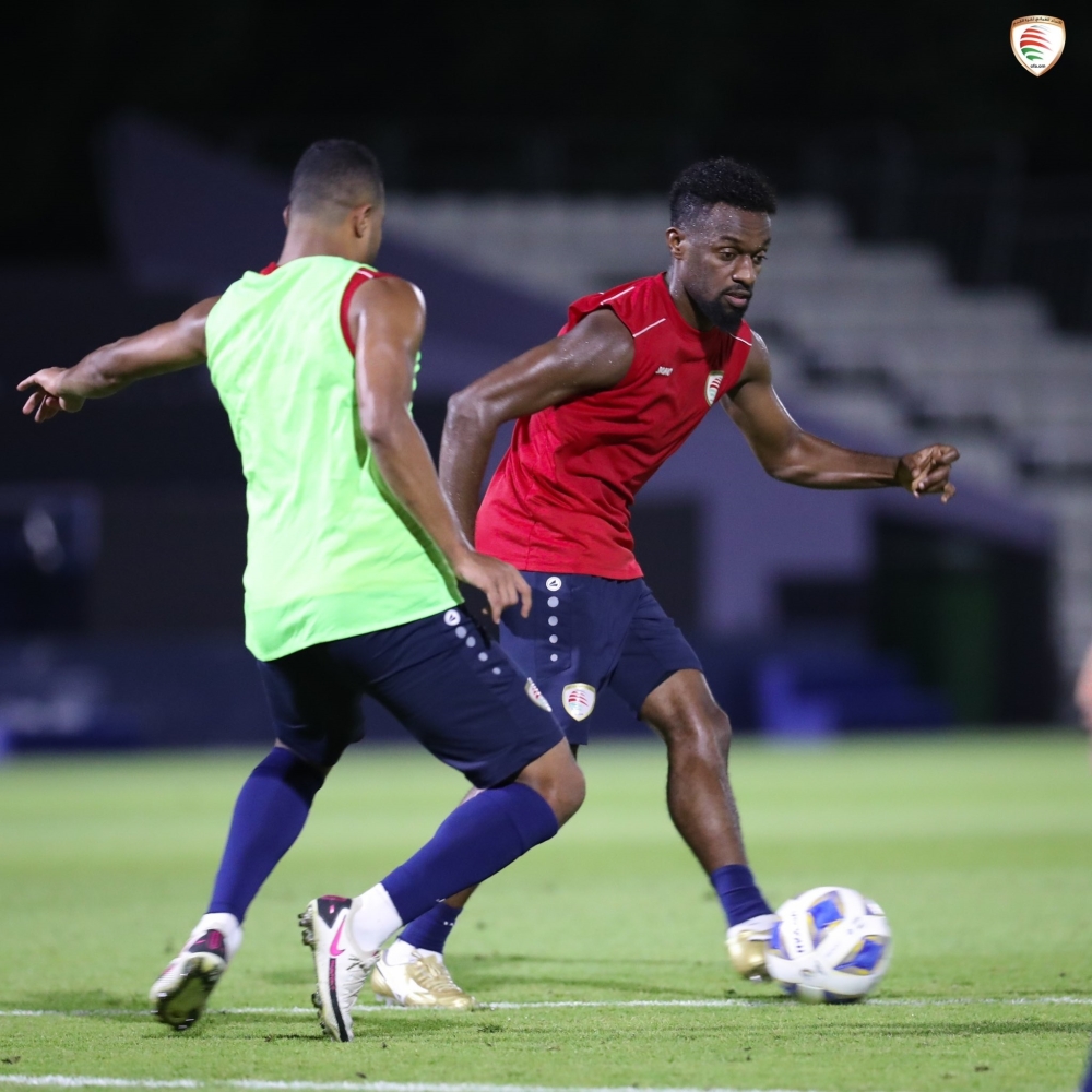 من الحصة التدريبية المسائية للمنتخب في معسكر الدوحة