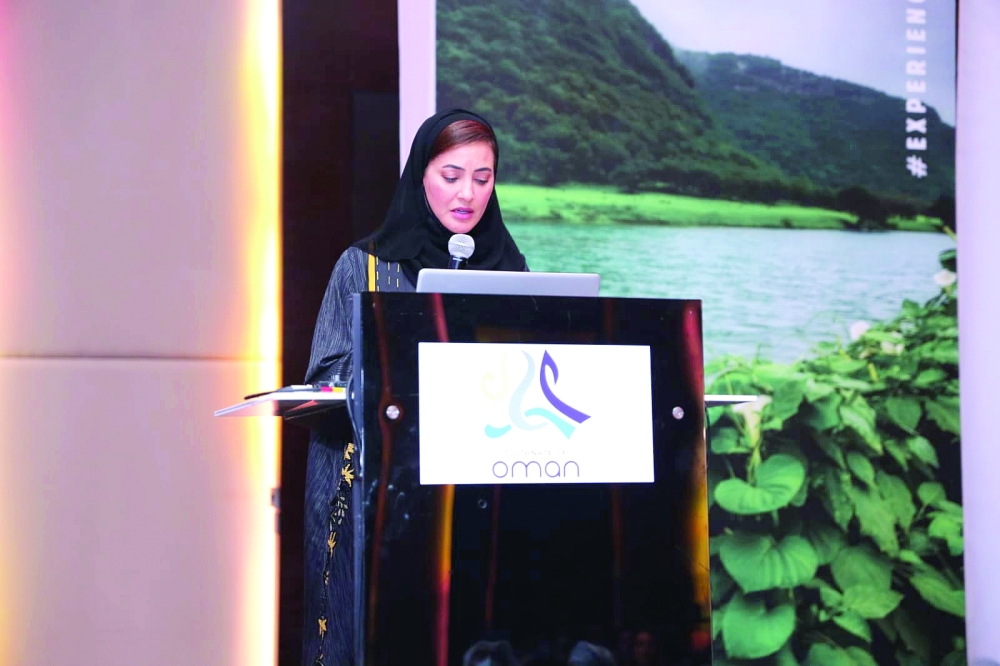 ميثاء المحروقية خلال إلقاءها كلمة الوزارة  