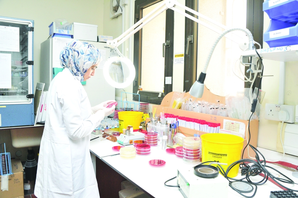 اجراء فحوصات دقيقة بإستخدام أخر التقنيات والمعدات الطبية