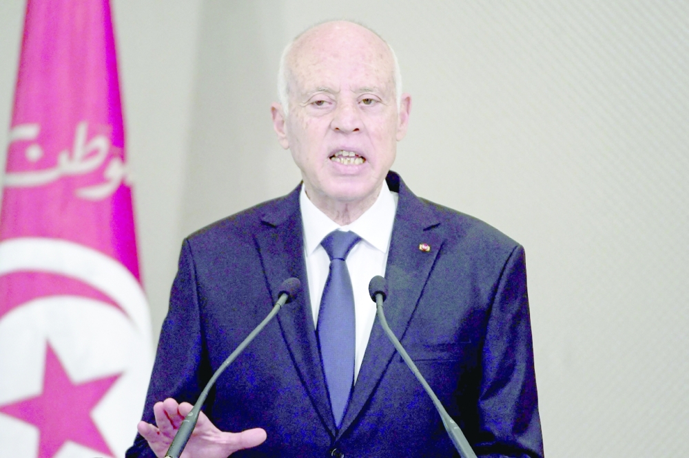 الرئيس التونسي قيس سعيد خلال مراسم أداء اليمين الدستورية في قصر قرطاج في الضواحي الشرقية للعاصمة تونس ، بعد تصويت على الثقة من قبل البرلمان.أ.ف.ب