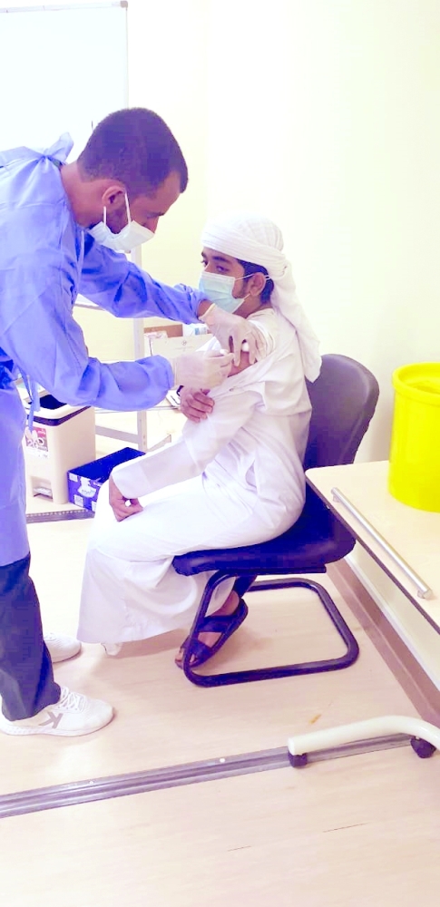 من التطعيم بمستشفى دبا