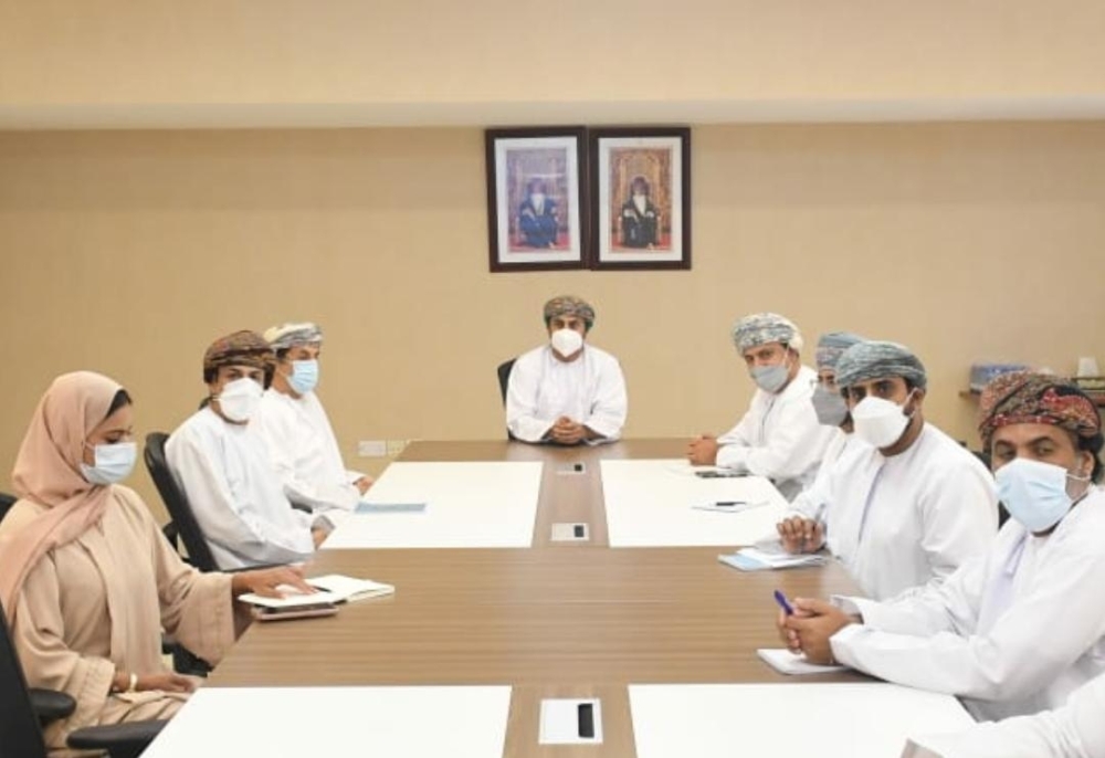 الحضور أثناء حلقة العمل